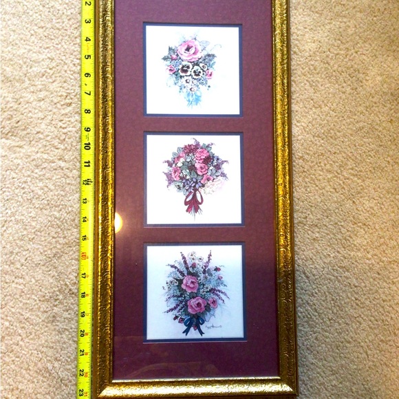Vintage Home Interior Picture with 3 flower bouquets - Picture 1 of 4